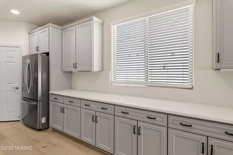 Kitchen - 13384 E Knipe Pl, Tucson, AZ 85747 photo 2 of 4