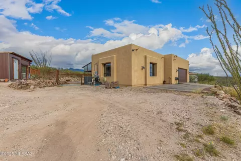 Exterior - 15672 E Colossal Cave Rd, Vail, AZ 85641 photo 4 of 7