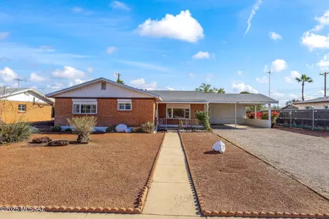1232 N Swan Rd, Tucson, AZ 85712