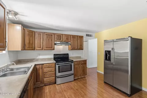1453 W Roger Rd, Tucson, AZ 85705