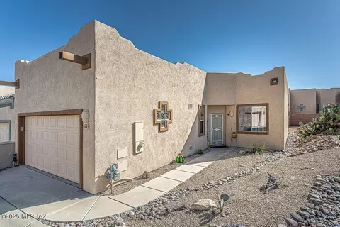 449 W Elkhorn Ct, Green Valley, AZ 85614
