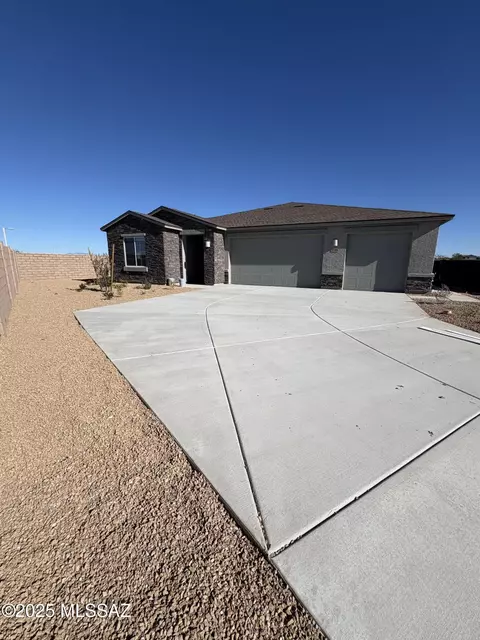 17705 S Sweet Fern Ave, Vail, AZ 85641