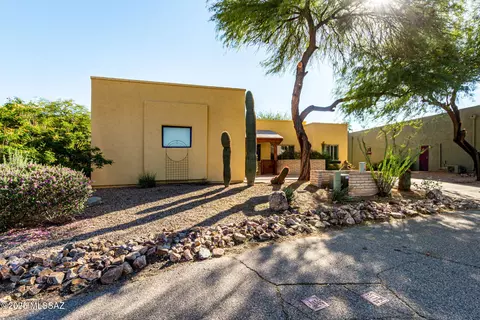 Exterior - 5331 S Rust Ln, Tucson, AZ 85747 photo 3 of 9
