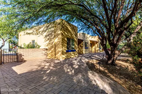 Exterior - 5331 S Rust Ln, Tucson, AZ 85747 photo 7 of 9