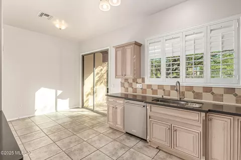 Kitchen - 5331 S Rust Ln, Tucson, AZ 85747 photo 5 of 5