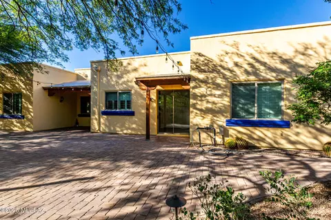 Exterior - 5331 S Rust Ln, Tucson, AZ 85747 photo 5 of 9