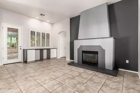 Living - 5331 S Rust Ln, Tucson, AZ 85747 photo 5 of 5