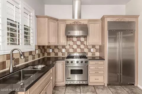 Kitchen - 5331 S Rust Ln, Tucson, AZ 85747 photo 3 of 5