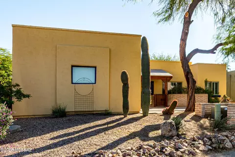 Exterior - 5331 S Rust Ln, Tucson, AZ 85747 photo 4 of 9