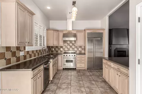 Kitchen - 5331 S Rust Ln, Tucson, AZ 85747 photo 1 of 5
