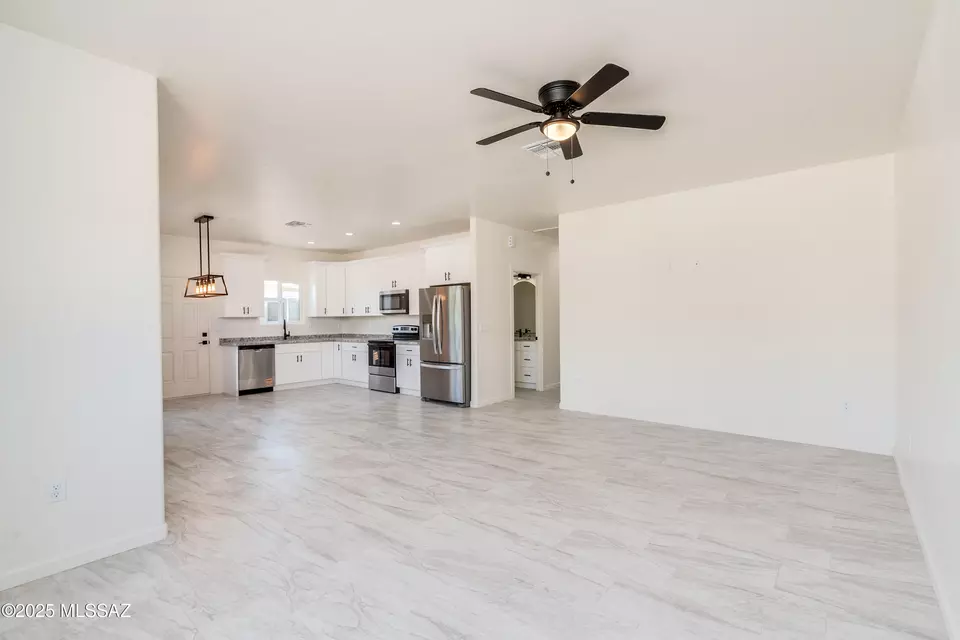 Living - 408 W President St, Tucson, AZ 85714 photo 4 of 4
