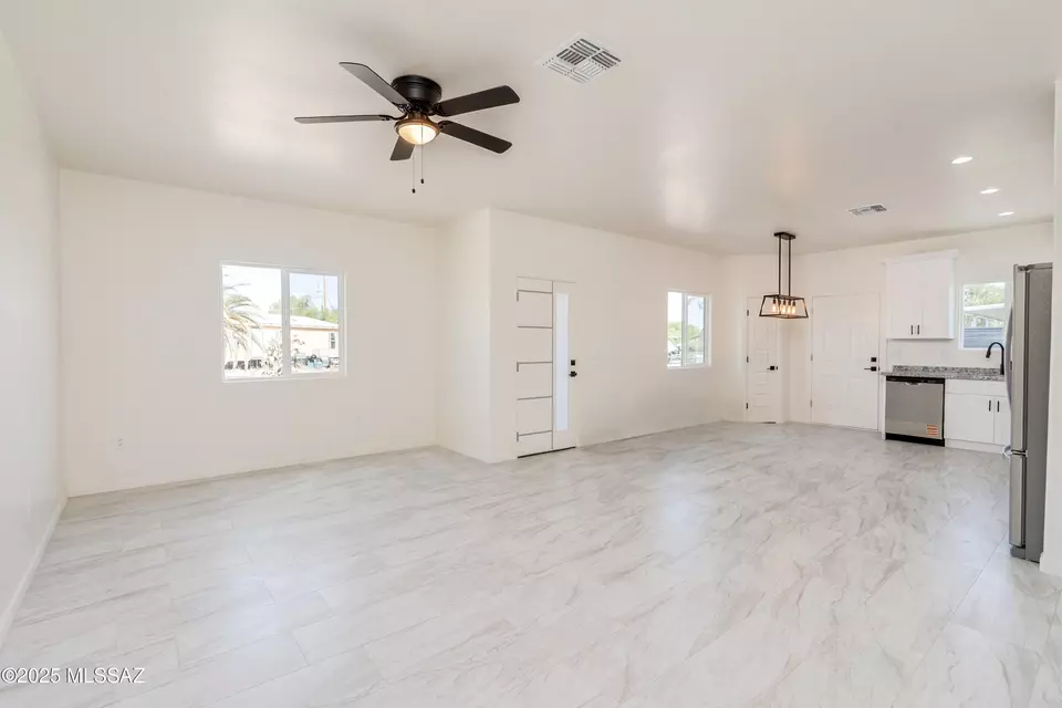 Living - 408 W President St, Tucson, AZ 85714 photo 1 of 4