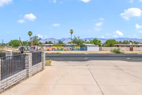 Exterior - 7602 E Stella Rd, Tucson, AZ 85730 photo 1 of 7