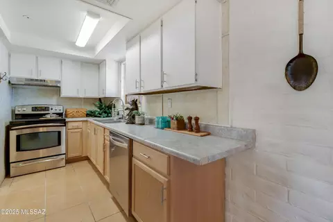 Kitchen - 7602 E Stella Rd, Tucson, AZ 85730 photo 2 of 3