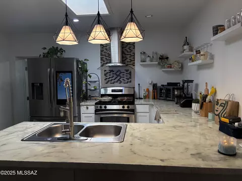 Kitchen - 283 E Durango St, Nogales, AZ 85621 photo 4 of 4