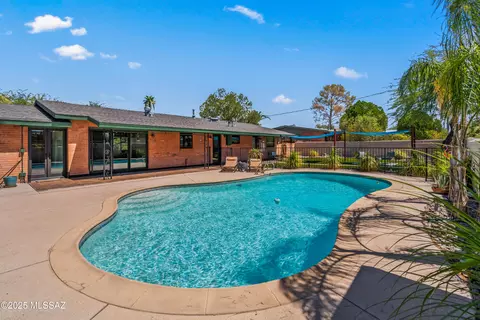5926 E Baker St, Tucson, AZ 85711