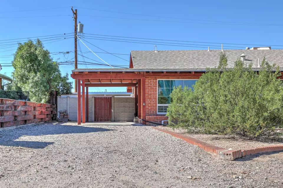 Exterior - 2627 N Euclid Ave, Tucson, AZ 85719 photo 2 of 6