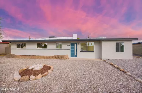 8442 E Pena Blanca Dr, Tucson, AZ 85730