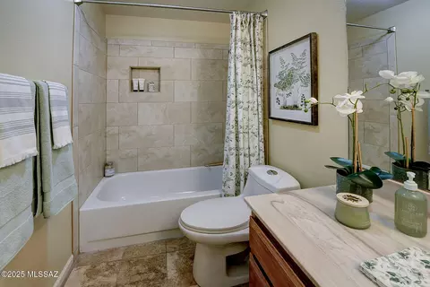 Bath - 2875 N Hartwick Ave, Tucson, AZ 85715 photo 3 of 3