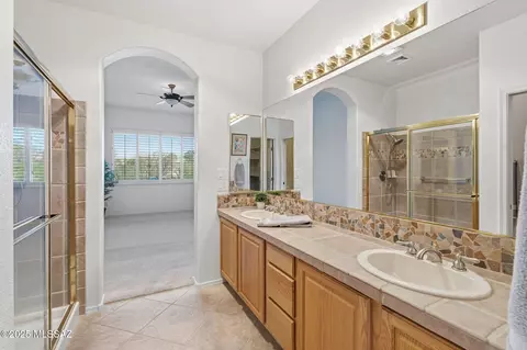 Bath - 63594 E Harmony Dr, Tucson, AZ 85739 photo 2 of 4