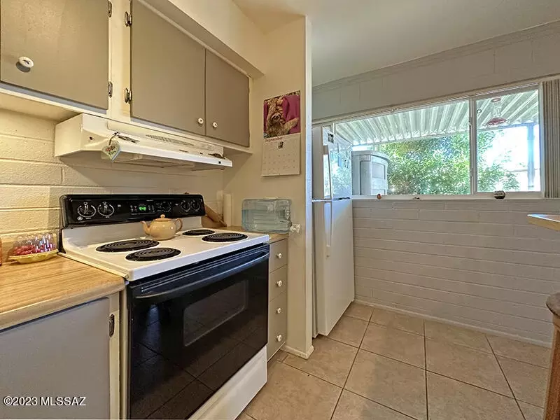 Kitchen - 1705 S Jones Blvd #F2, Tucson, AZ 85713 photo 6 of 6