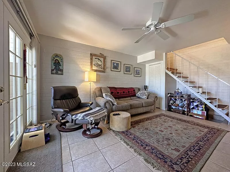 Living - 1705 S Jones Blvd #F2, Tucson, AZ 85713 photo 1 of 4