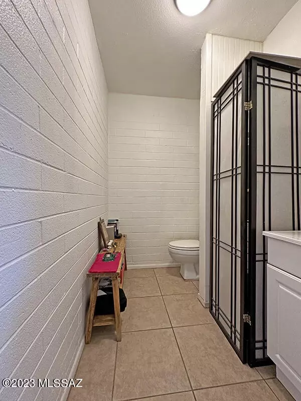 Bath - 1705 S Jones Blvd #F2, Tucson, AZ 85713 photo 5 of 5