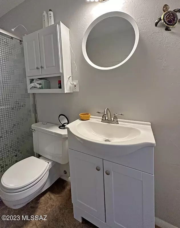 Bath - 1705 S Jones Blvd #F2, Tucson, AZ 85713 photo 2 of 5
