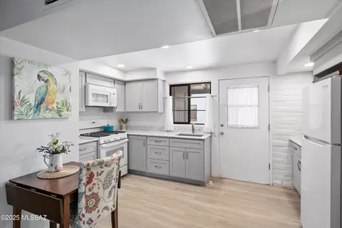 457 S Paseo Quinta #B, Green Valley, AZ 85614