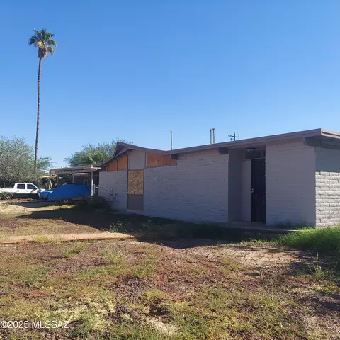 3402 E 27th St, Tucson, AZ 85713