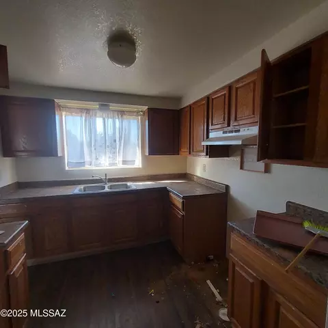 Kitchen - 8301 E Wildcat Dr, Tucson, AZ 85730 photo 3 of 3