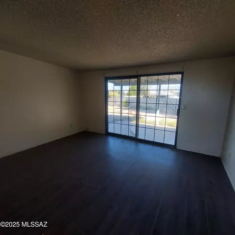 Living - 8301 E Wildcat Dr, Tucson, AZ 85730 photo 3 of 4