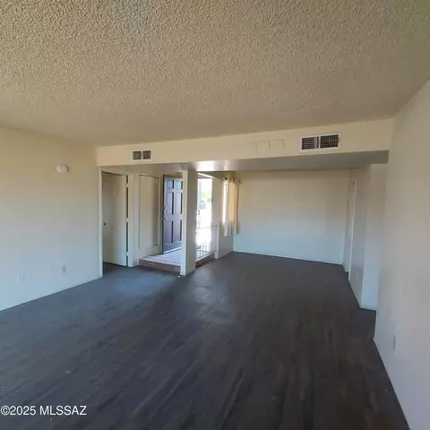 Living - 8301 E Wildcat Dr, Tucson, AZ 85730 photo 2 of 4