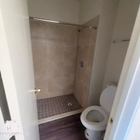Bath - 8301 E Wildcat Dr, Tucson, AZ 85730 photo 2 of 3