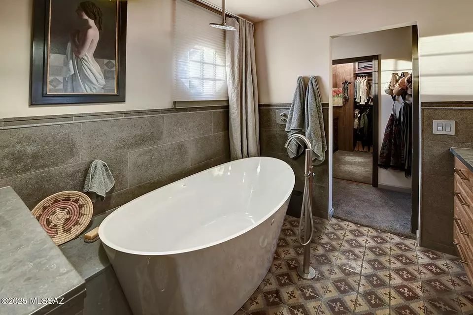 Bath - 3110 E 4th St, Tucson, AZ 85716 photo 3 of 3