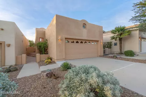 5097 N Pinnacle Cove Dr, Tucson, AZ 85749