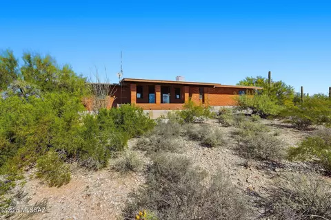 Exterior - 209 E River Rd, Tucson, AZ 85704 photo 6 of 11