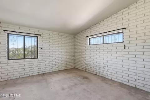 Bedroom - 209 E River Rd, Tucson, AZ 85704 photo 1 of 7