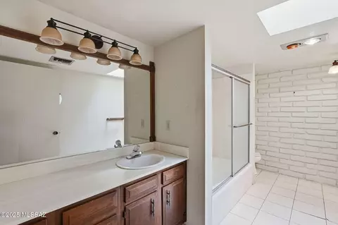 Bath - 209 E River Rd, Tucson, AZ 85704 photo 2 of 2