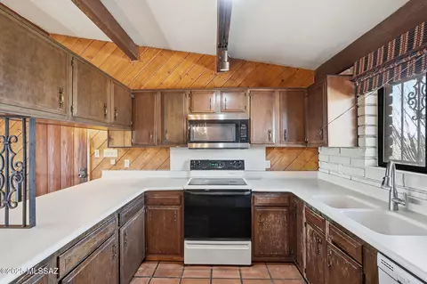 Kitchen - 209 E River Rd, Tucson, AZ 85704 photo 2 of 4