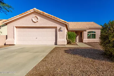 7570 W Running Bear Dr, Tucson, AZ 85743