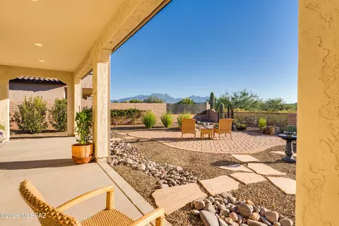 2232 E Madera Plateau Dr, Green Valley, AZ 85614
