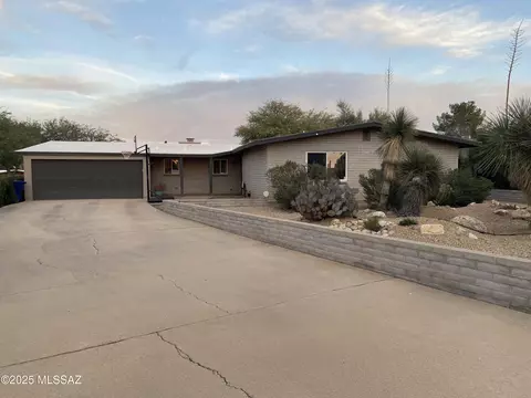 7641 E Adams Dr, Tucson, AZ 85715