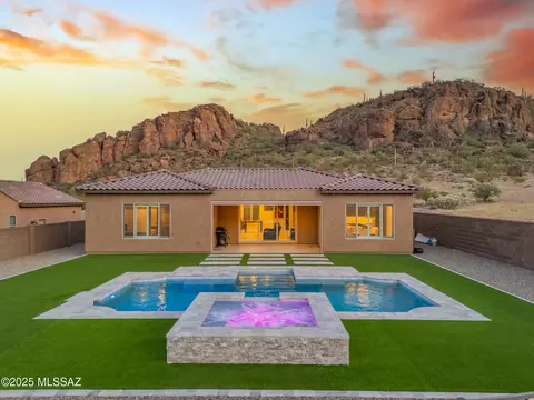 8295 N Lone Ranger Rd, Tucson, AZ 85743