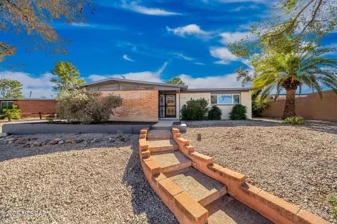 6926 E Princeton Dr, Tucson, AZ 85710