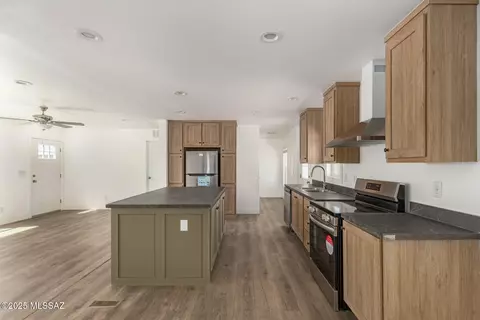 9415 S Vicki Dr, Tucson, AZ 85736