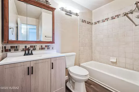 Bath - 7531 E 39th St, Tucson, AZ 85730 photo 2 of 2