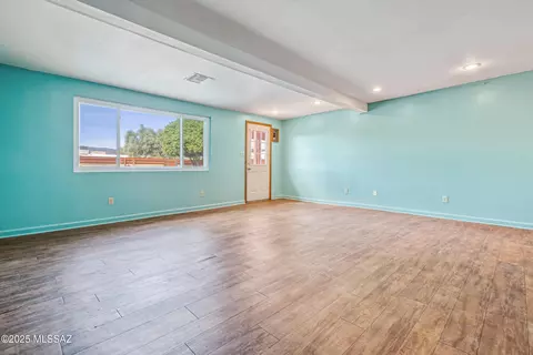 Living - 7531 E 39th St, Tucson, AZ 85730 photo 10 of 11