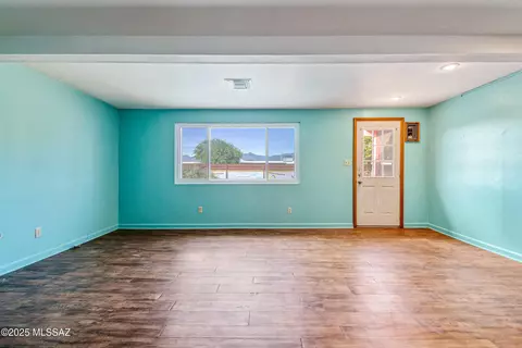 Living - 7531 E 39th St, Tucson, AZ 85730 photo 11 of 11
