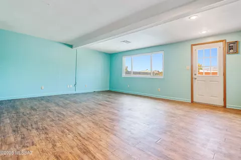 Living - 7531 E 39th St, Tucson, AZ 85730 photo 7 of 11